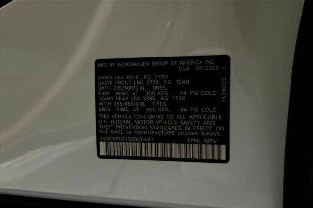 new 2025 Volkswagen ID.4 car, priced at $51,076