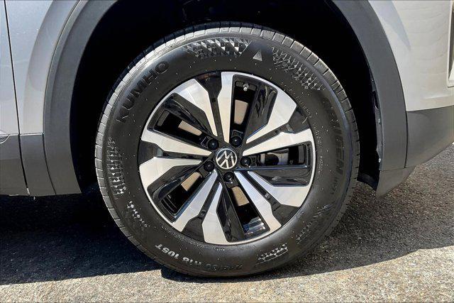new 2026 Volkswagen Atlas car, priced at $41,367