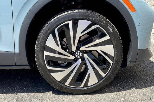 new 2025 Volkswagen ID.4 car, priced at $59,376