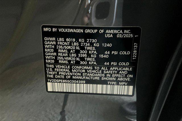 new 2025 Volkswagen ID.4 car, priced at $51,076