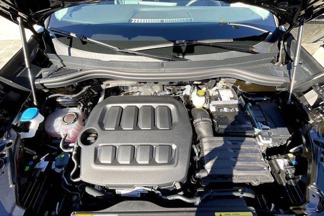 new 2025 Volkswagen Tiguan car, priced at $37,752