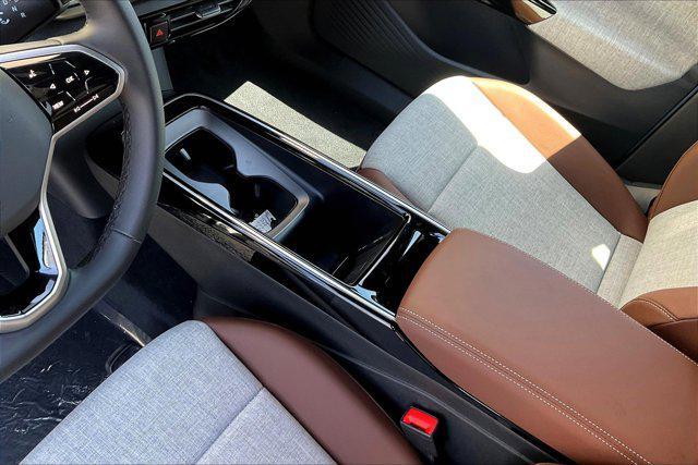 new 2025 Volkswagen ID.4 car, priced at $51,076