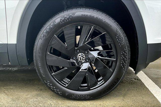 new 2025 Volkswagen Atlas car, priced at $46,334