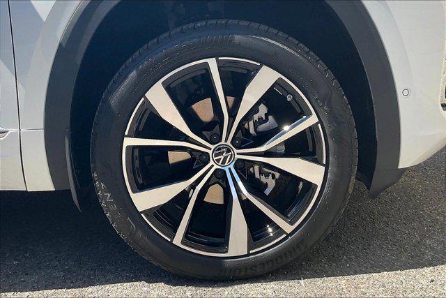 new 2026 Volkswagen Atlas car, priced at $59,215