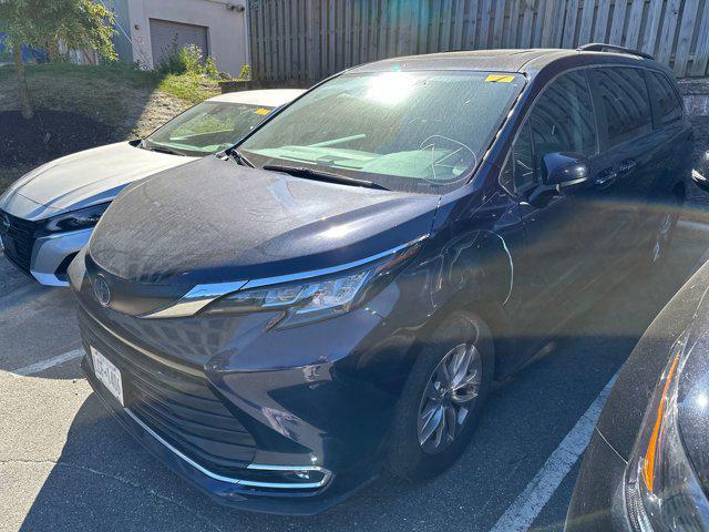 used 2023 Toyota Sienna car, priced at $41,422