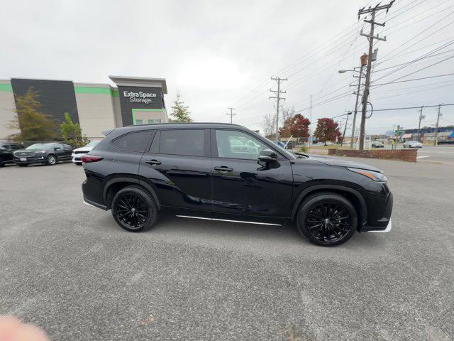 used 2024 Toyota Highlander car, priced at $42,499