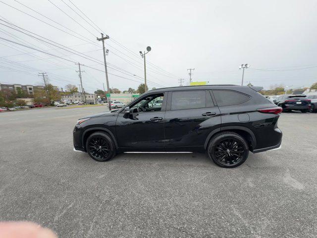 used 2024 Toyota Highlander car, priced at $42,499