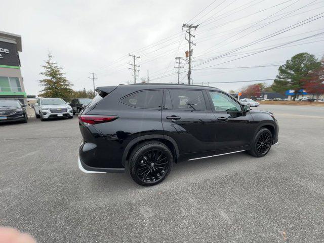 used 2024 Toyota Highlander car, priced at $42,499