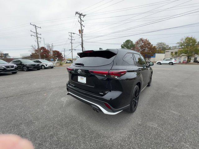 used 2024 Toyota Highlander car, priced at $42,499