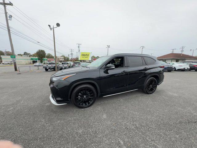 used 2024 Toyota Highlander car, priced at $42,499