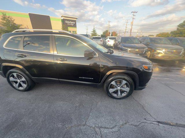 used 2019 Jeep Cherokee car, priced at $18,101