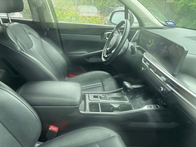 used 2024 Kia Sorento car, priced at $27,522