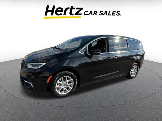 used 2023 Chrysler Pacifica car, priced at $23,357