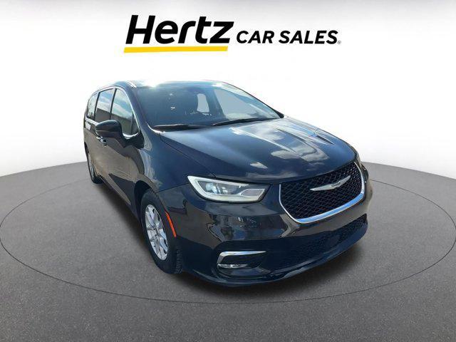 used 2023 Chrysler Pacifica car, priced at $23,357