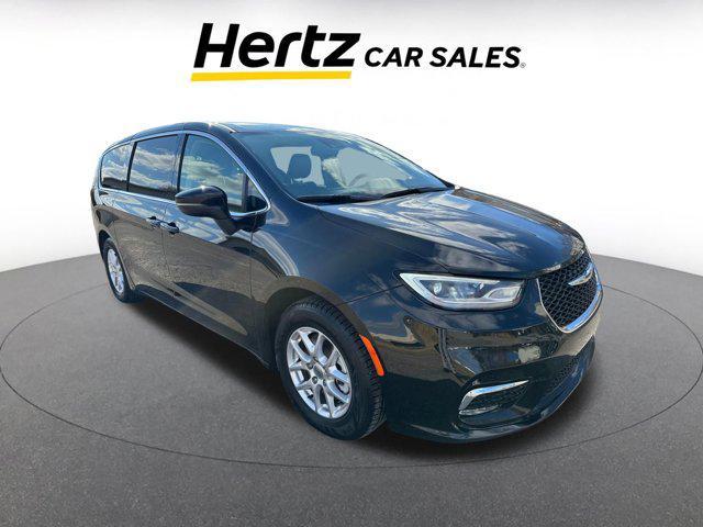 used 2023 Chrysler Pacifica car, priced at $23,357