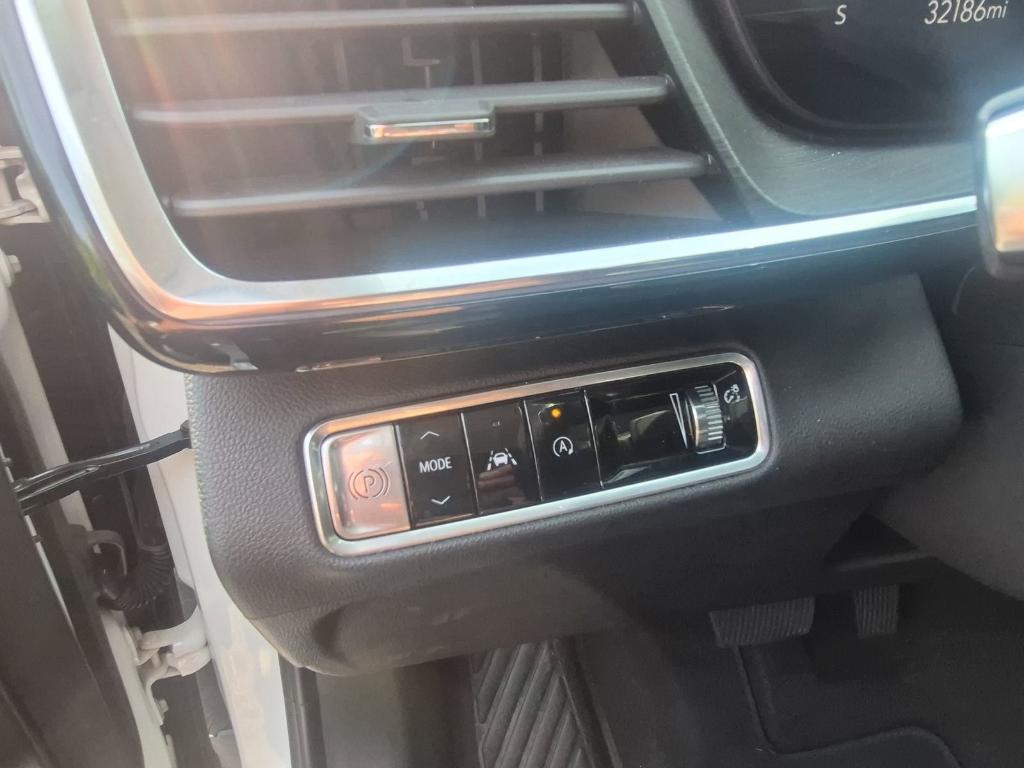 used 2024 Buick Envision car, priced at $28,496