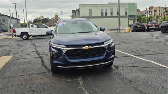 used 2024 Chevrolet Trax car, priced at $22,998