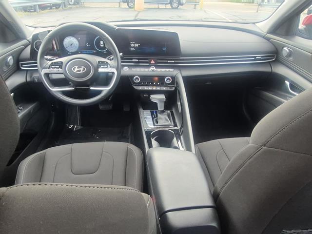 used 2025 Hyundai Elantra car