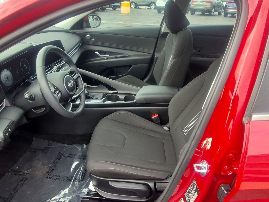 used 2025 Hyundai Elantra car