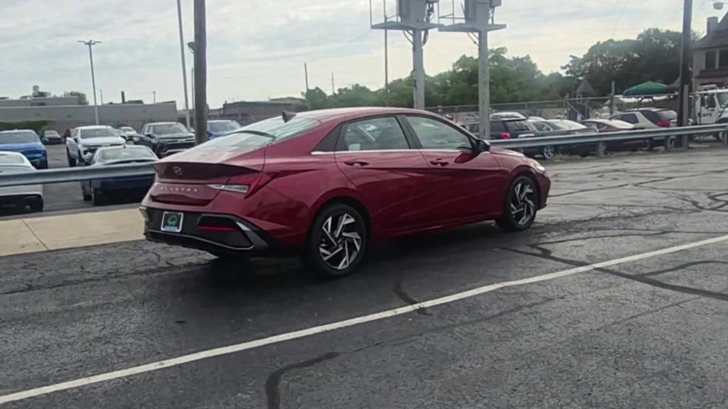 used 2025 Hyundai Elantra car