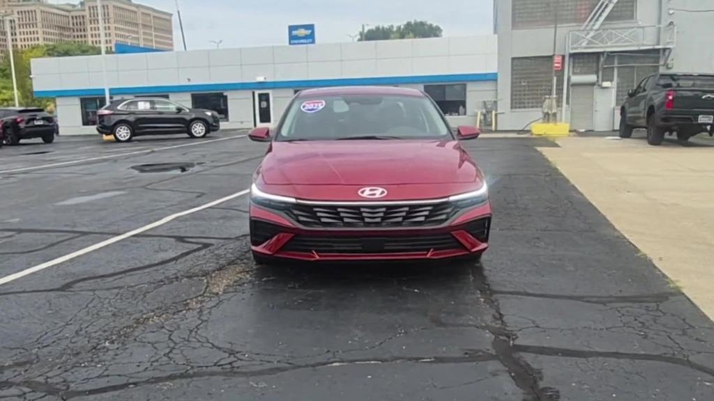 used 2025 Hyundai Elantra car