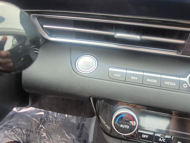 used 2025 Hyundai Elantra car
