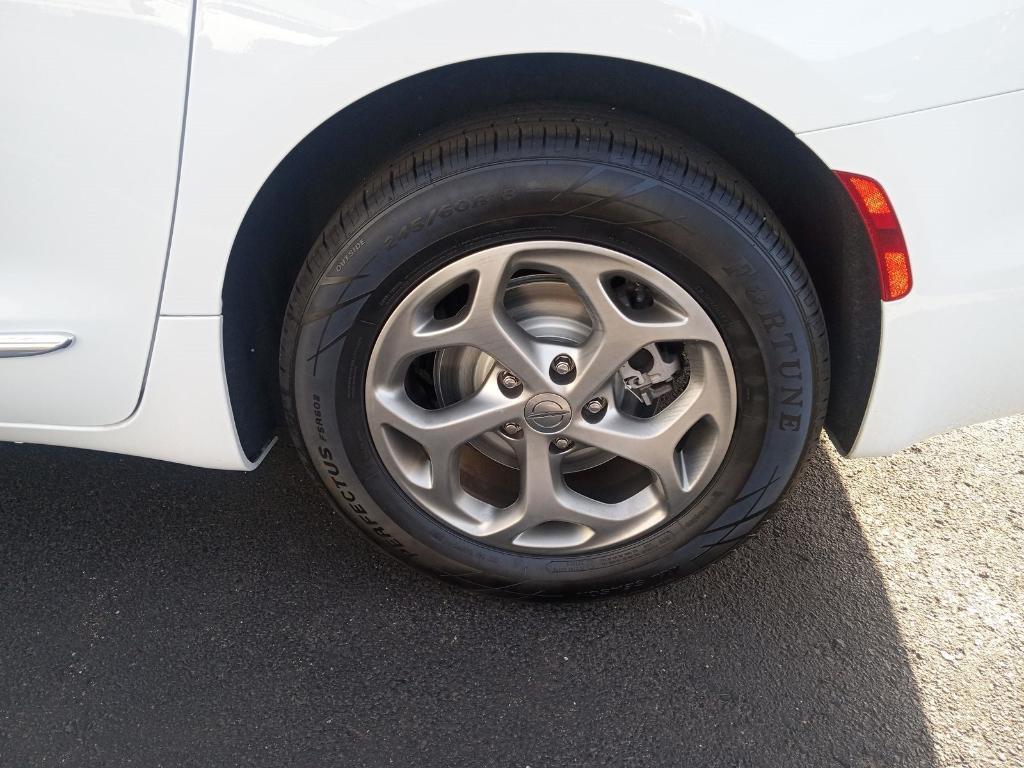 used 2023 Chrysler Pacifica car, priced at $31,995