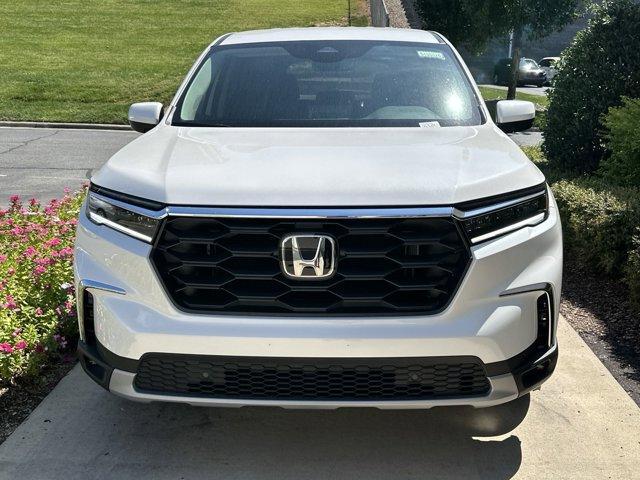 new 2025 Honda Pilot car, priced at $48,800