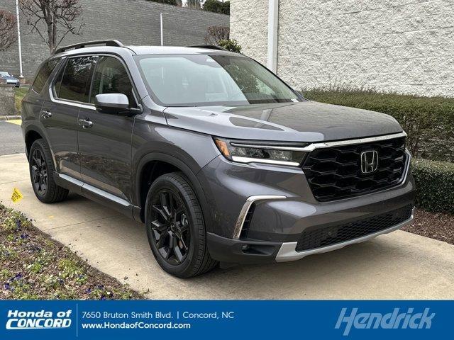 new 2025 Honda Pilot car, priced at $49,795