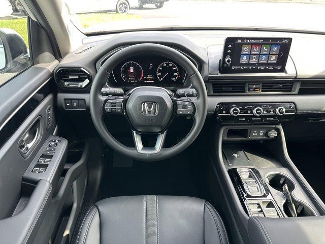 new 2025 Honda Pilot car, priced at $47,405