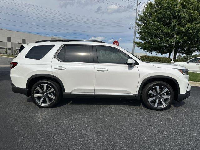 new 2025 Honda Pilot car, priced at $47,405