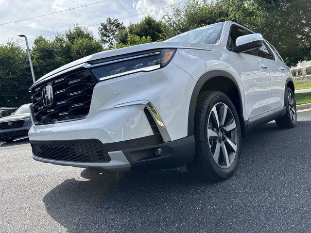 new 2025 Honda Pilot car, priced at $47,405