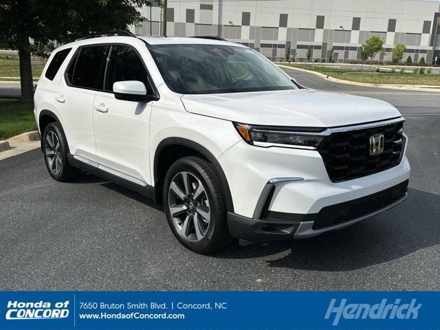 new 2025 Honda Pilot car, priced at $47,405