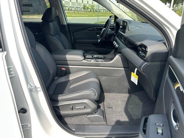 new 2025 Honda Pilot car, priced at $47,405