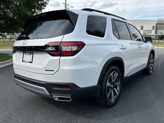 new 2025 Honda Pilot car, priced at $47,405