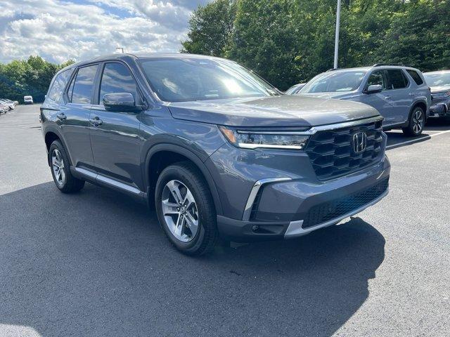 new 2025 Honda Pilot car, priced at $45,695