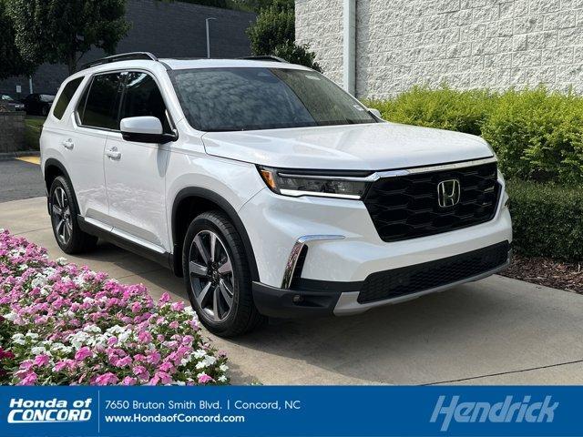 new 2025 Honda Pilot car, priced at $47,405