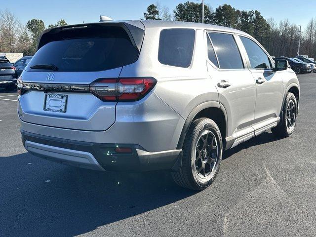 new 2025 Honda Pilot car, priced at $45,095