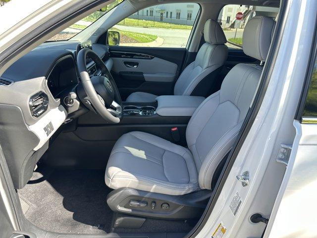 new 2025 Honda Pilot car, priced at $47,405