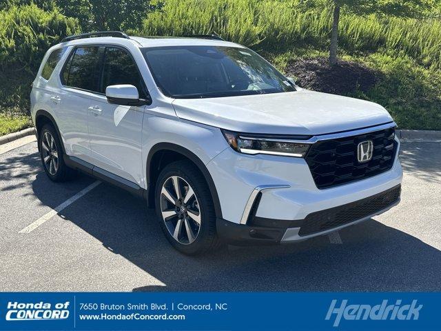 new 2025 Honda Pilot car, priced at $47,405