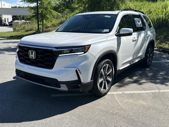 new 2025 Honda Pilot car, priced at $47,405