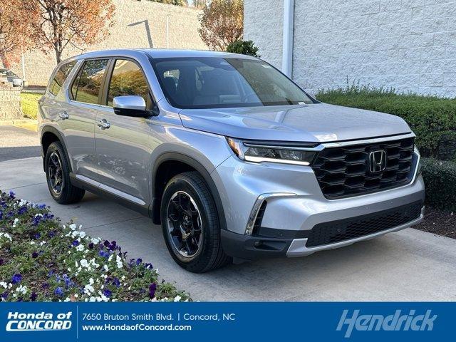 new 2025 Honda Pilot car, priced at $48,625