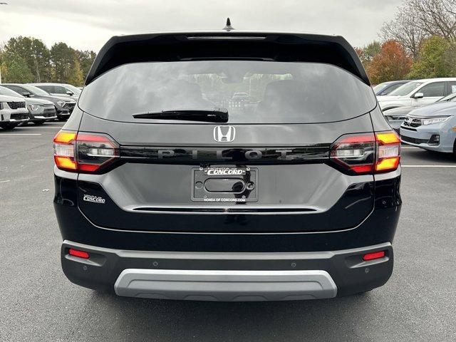 new 2025 Honda Pilot car, priced at $43,895