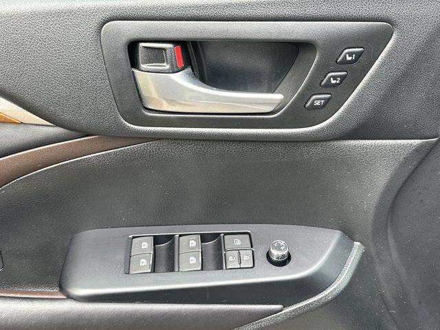 used 2017 Toyota Highlander car, priced at $19,382