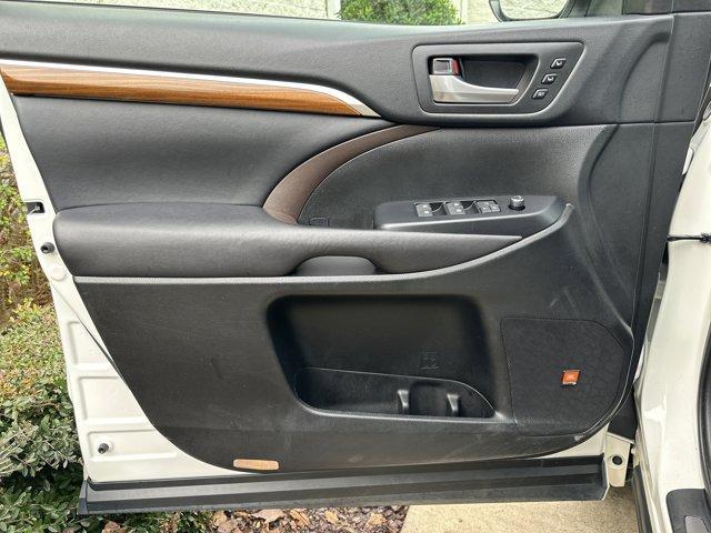 used 2017 Toyota Highlander car, priced at $19,382
