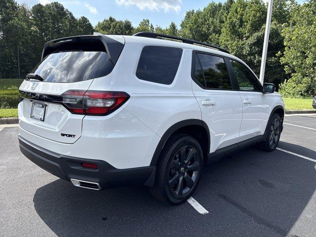 new 2025 Honda Pilot car, priced at $43,205