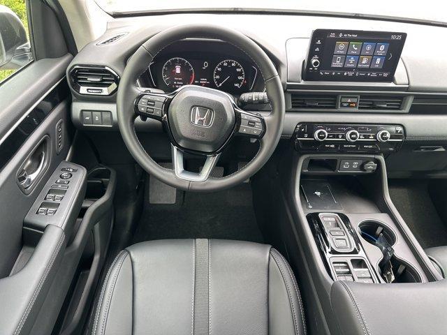 new 2025 Honda Pilot car, priced at $47,235