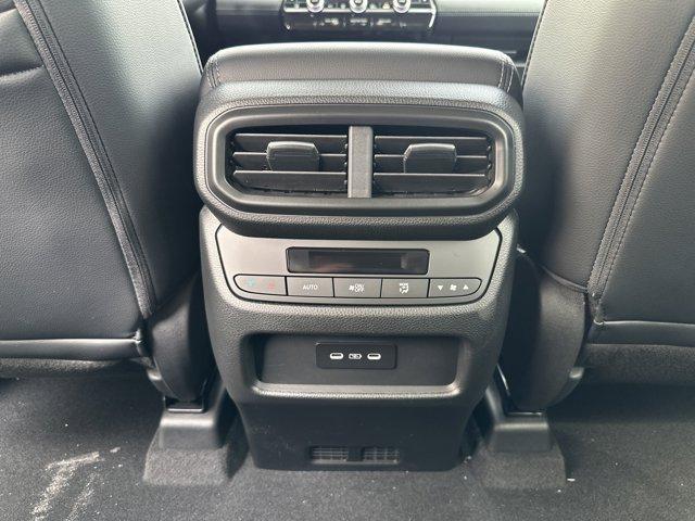 new 2025 Honda Pilot car, priced at $47,235
