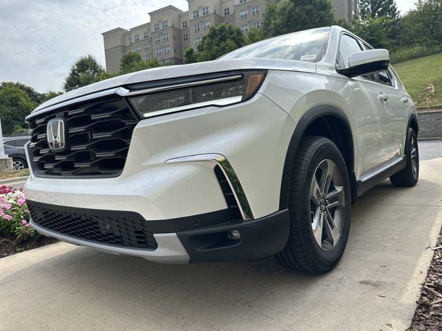 new 2025 Honda Pilot car, priced at $47,235