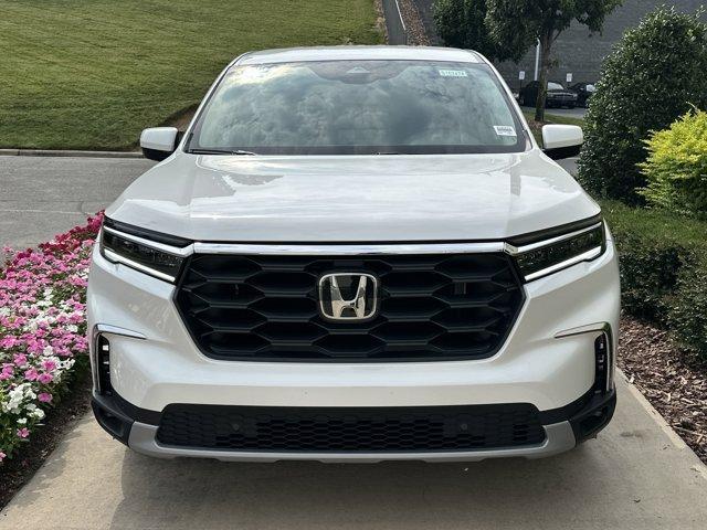 new 2025 Honda Pilot car, priced at $47,235